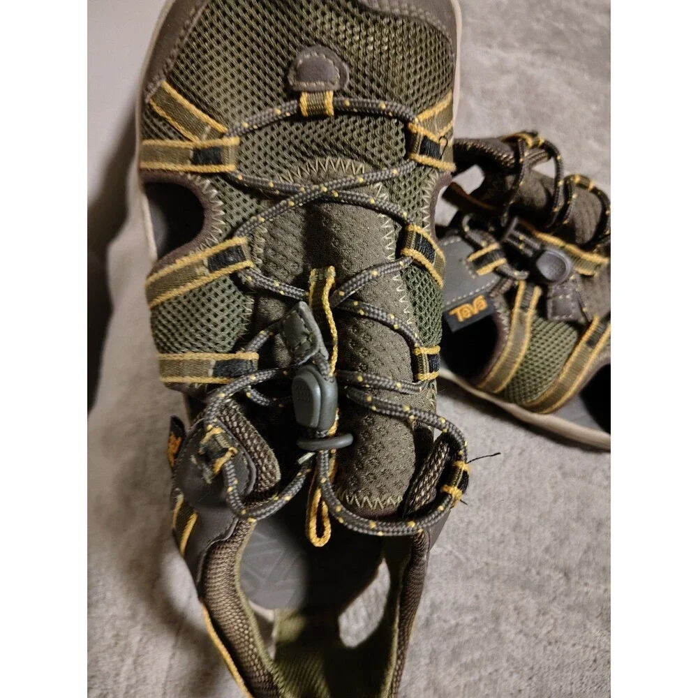 Teva Manatee Hiking water outdoor-Kids size 4